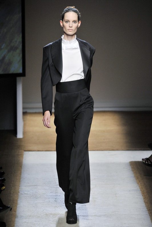 Yves Saint Laurent 10ĸDƬ