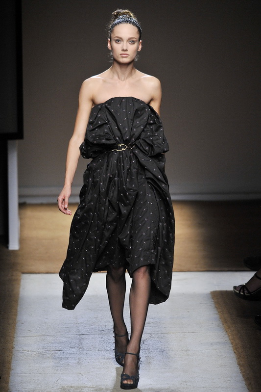 Yves Saint Laurent 10ĸDƬ