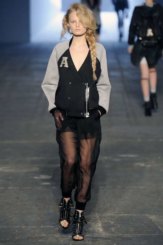 Alexander Wang 10ĸDƬ