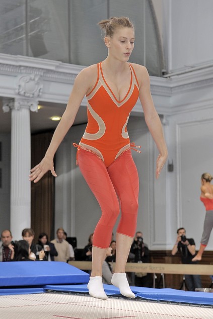 Adidas by Stella McCartney 09ĸDƬ