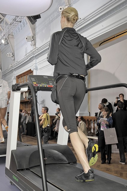 Adidas by Stella McCartney 09���ĸ���DƬ