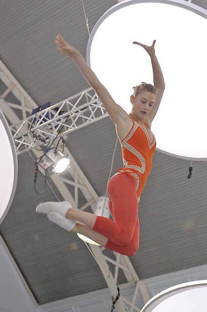 Adidas by Stella McCartney 09���ĸ���DƬ