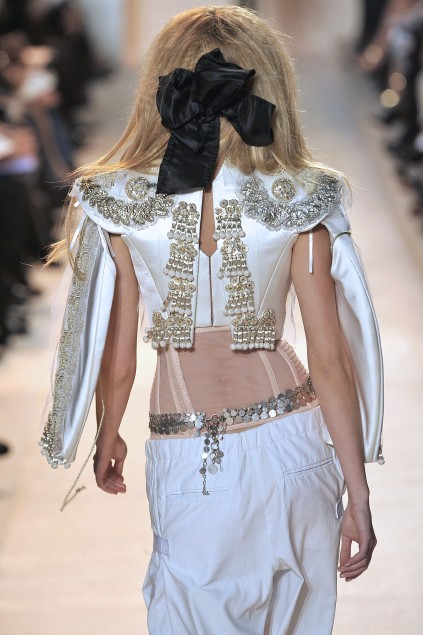 Christian Lacroix 09���ĸ���DƬ